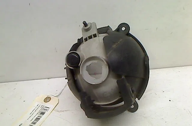 Phare antibrouillard avant droit Chevrolet CAPTIVA (C100, C140) 2.0 d 4wd (2006-2009) occasion