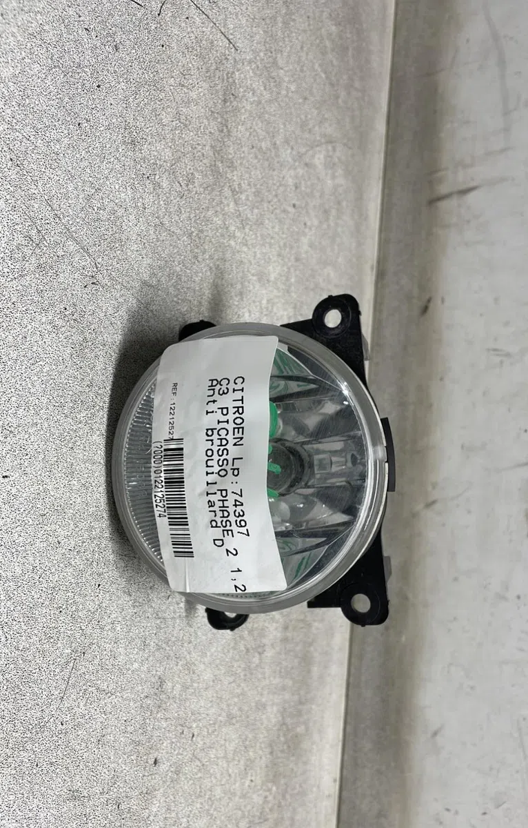 Phare antibrouillard avant droit Citroen C3 PICASSO (SH_) 1.2 thp 110 (2015) 5 portes occasion