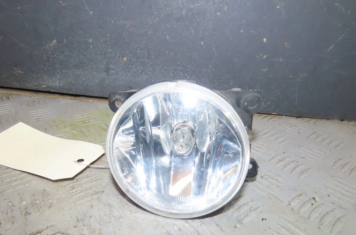 Phare antibrouillard avant droit Citroen C3 PICASSO (SH_) 1.4 vti 95 (2009) occasion