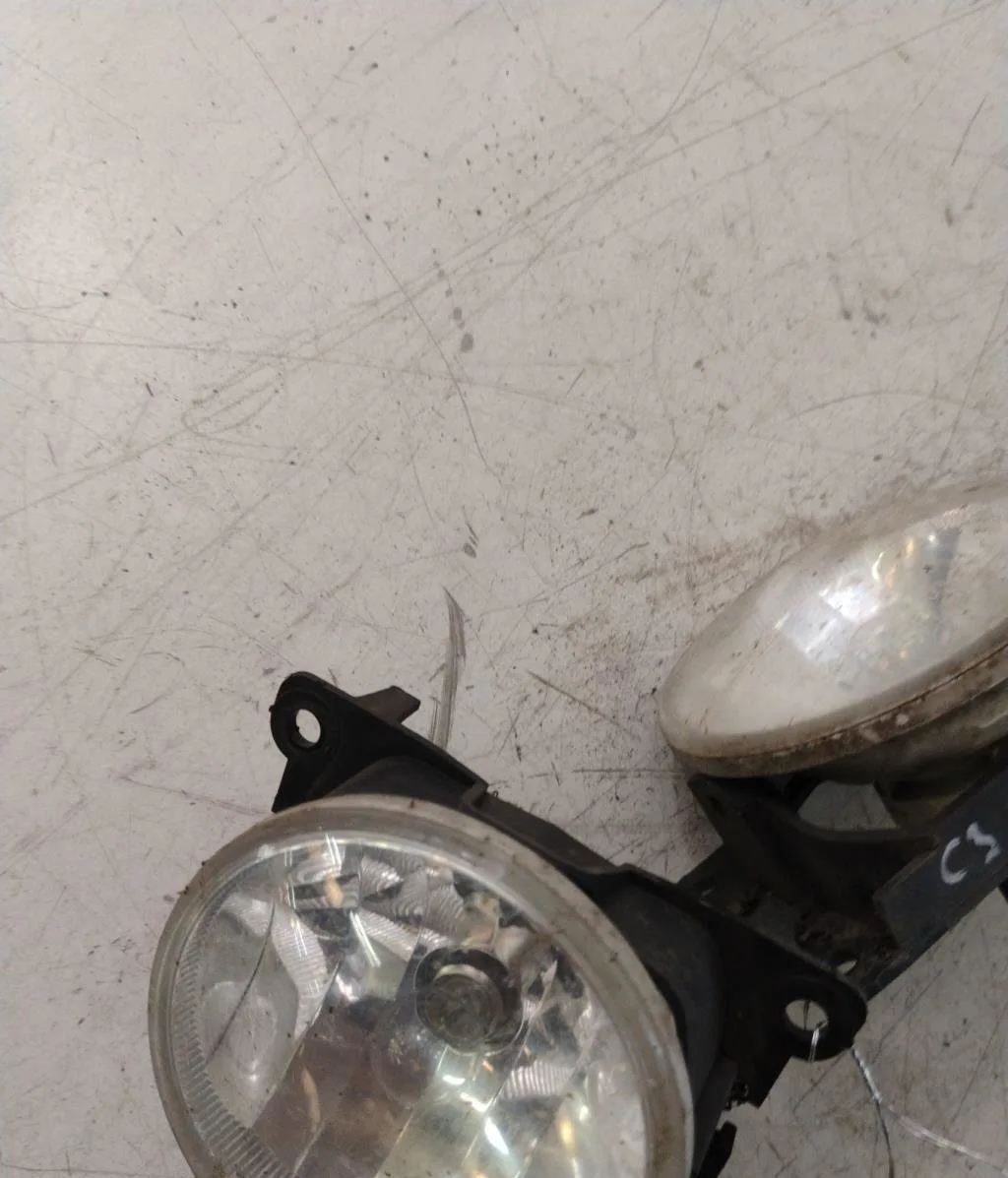 Phare antibrouillard avant droit Citroen C3 PICASSO (SH_) 1.4 vti 95 (2009) occasion