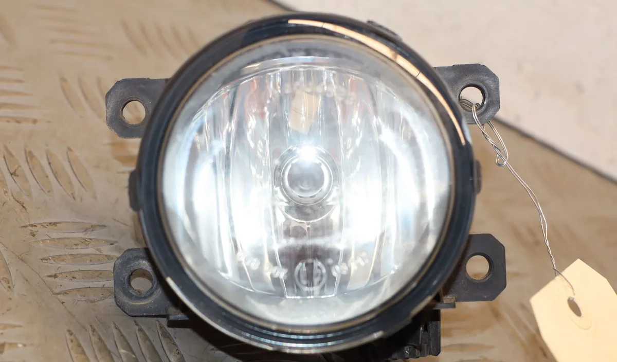Phare antibrouillard avant droit Citroen C4 GRAND PICASSO II (DA_, DE_) 2.0 bluehdi 150 (2013) occasion