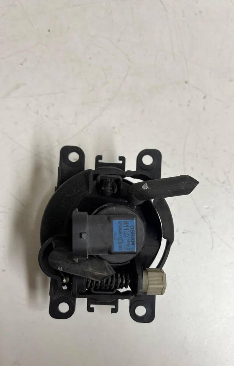 Phare antibrouillard avant droit Citroen C4 PICASSO I Monospace (UD_) 1.6 hdi 110 (2010-2013) 5 portes occasion