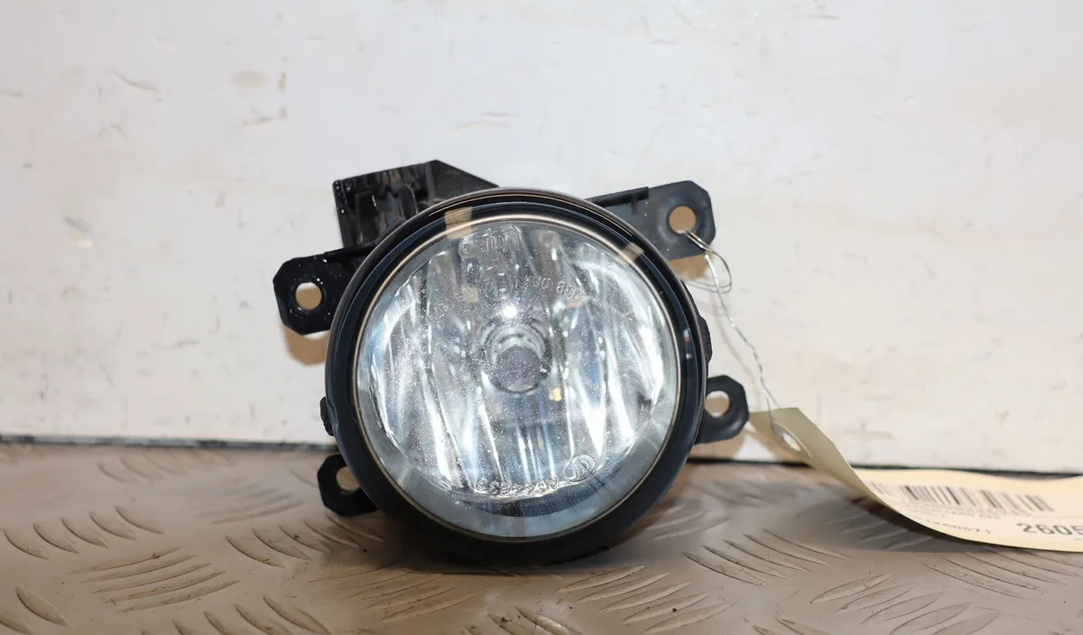 Phare antibrouillard avant droit Citroen C4 PICASSO II 2.0 bluehdi 150 (2013) occasion