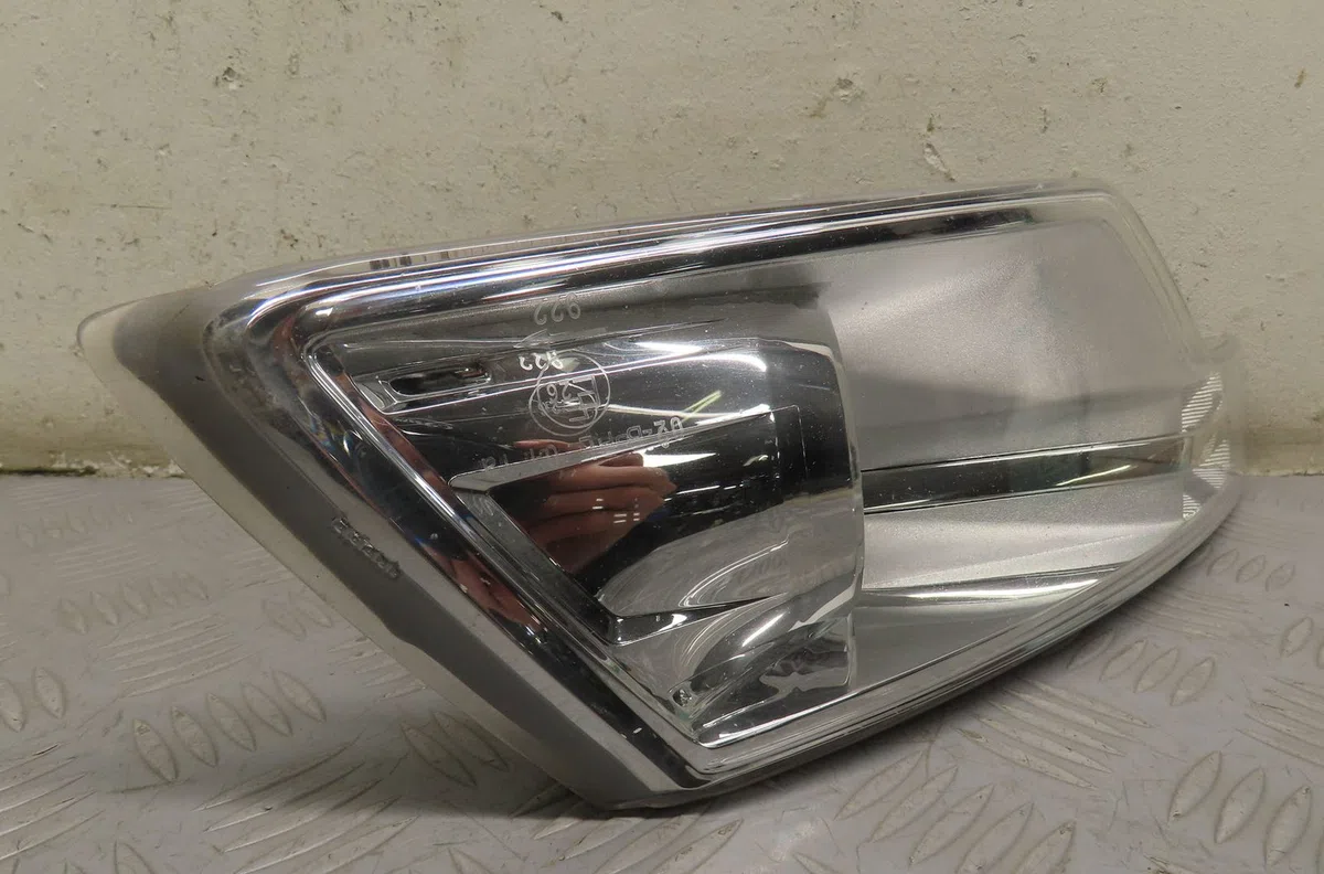 Phare antibrouillard avant droit Citroen C5 III Break (RW_) 2.0 hdi 140 (2009) 5 portes occasion