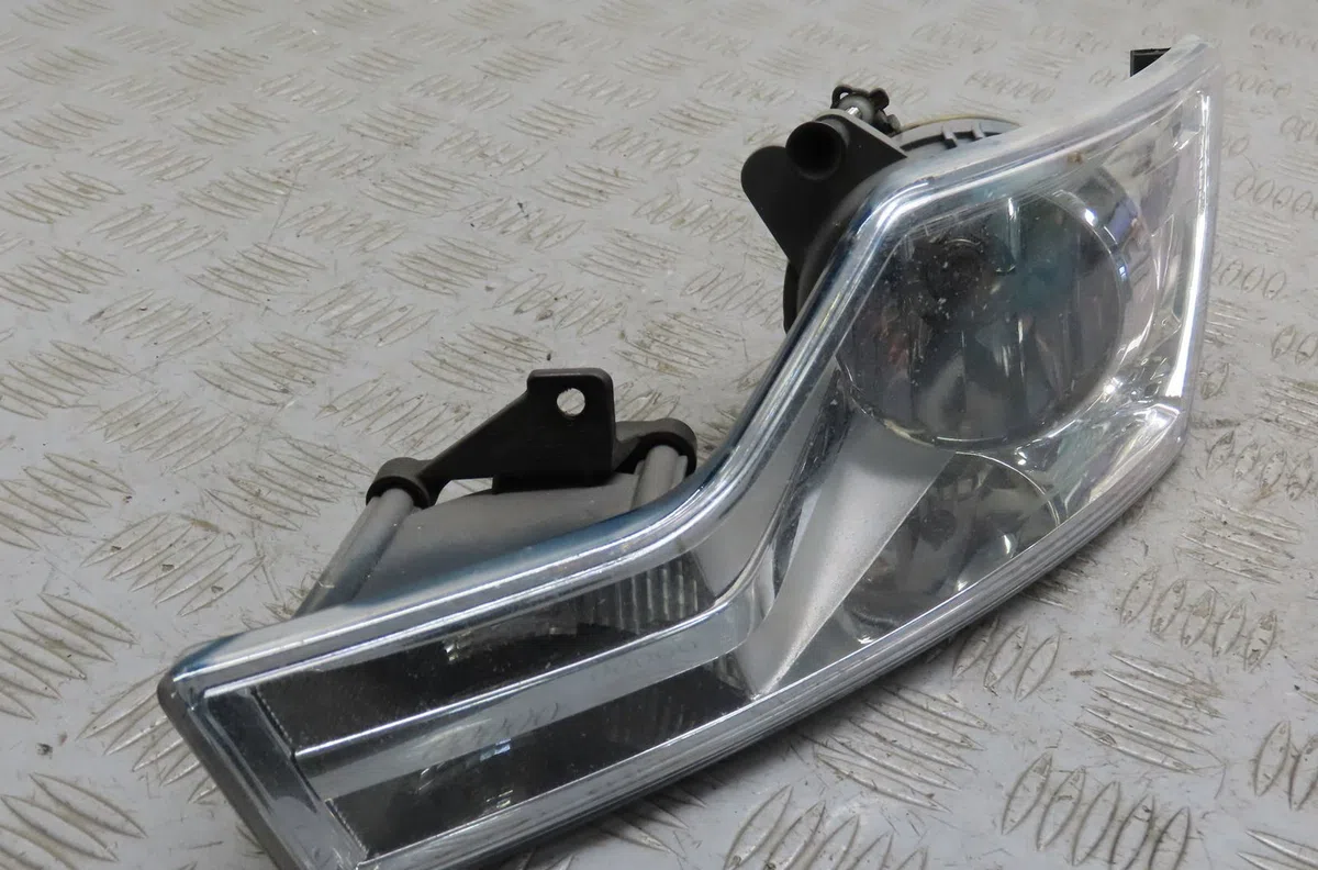 Phare antibrouillard avant droit Citroen C5 III (RD_) 2.0 hdi (rdrhda) (2008) occasion