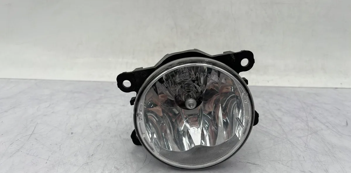 Phare antibrouillard avant droit DACIA DUSTER 2 PHASE 2 occasion