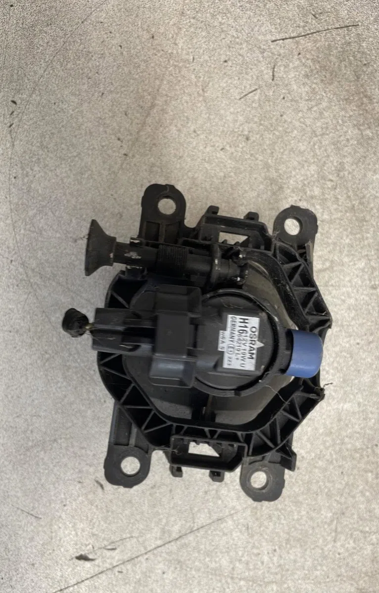 Phare antibrouillard avant droit Dacia DUSTER (HS_) 1.2 tce 125 (2013-2018) occasion