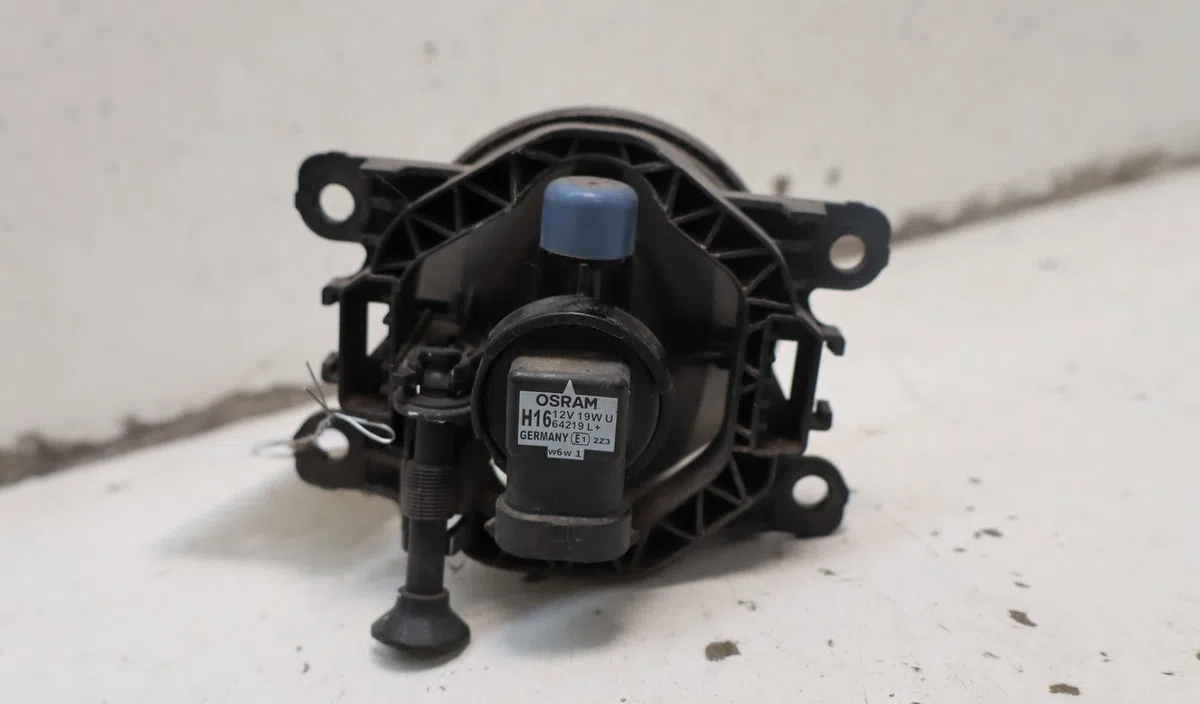 Phare antibrouillard avant droit Dacia DUSTER (HS_) 1.5 dci 4x4 (2013-2018) 5 portes occasion