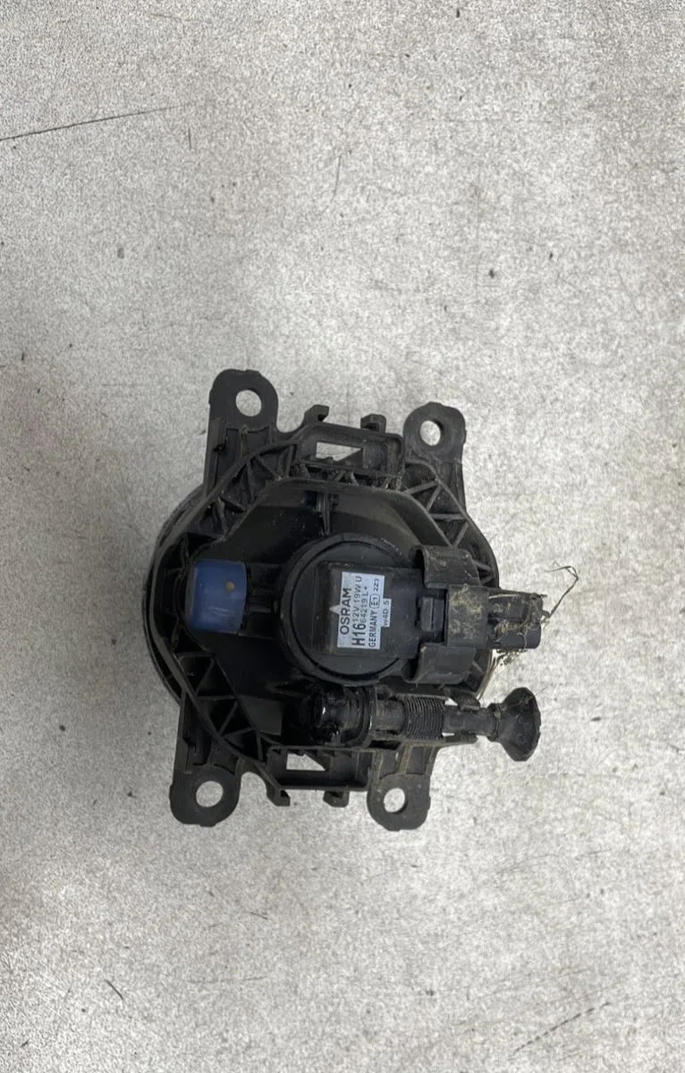 Phare antibrouillard avant droit Dacia DUSTER (HS_) 1.5 dci (hsaj) (2010-2018) occasion