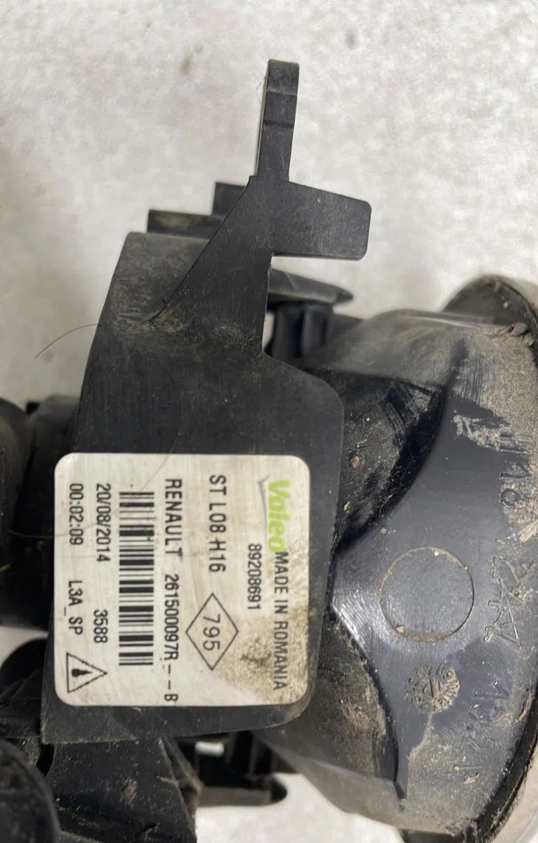 Phare antibrouillard avant droit Dacia DUSTER (HS_) 1.5 dci (hsaj) (2010-2018) occasion