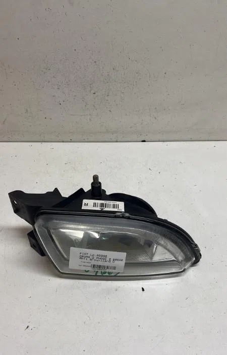 Phare antibrouillard avant droit Fiat CROMA (194_) 1.9 d multijet (194axc1b, 194axc12) (2005-2011) occasion