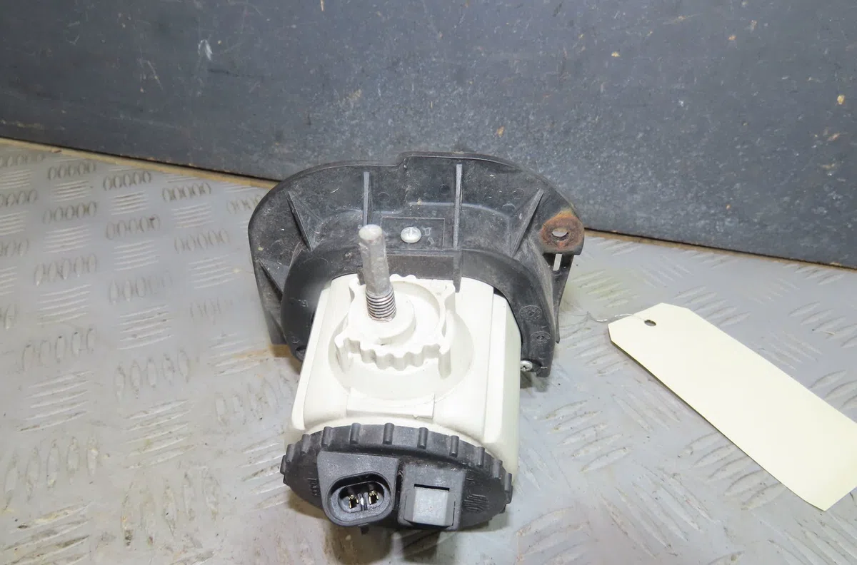Phare antibrouillard avant droit Fiat FIORINO Monospace (225_) 1.3 jtd multijet (225bxb1a, 225bxb11) (2007) occasion