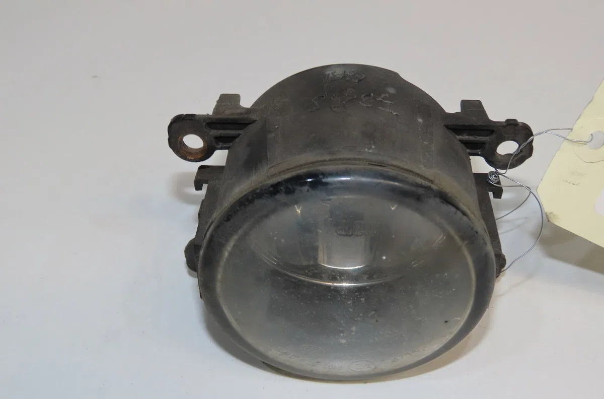 Phare antibrouillard avant droit Ford C-MAX II (DXA-CB7, DXA-CEU) 1.6 tdci (2010-2019) 5 portes occasion