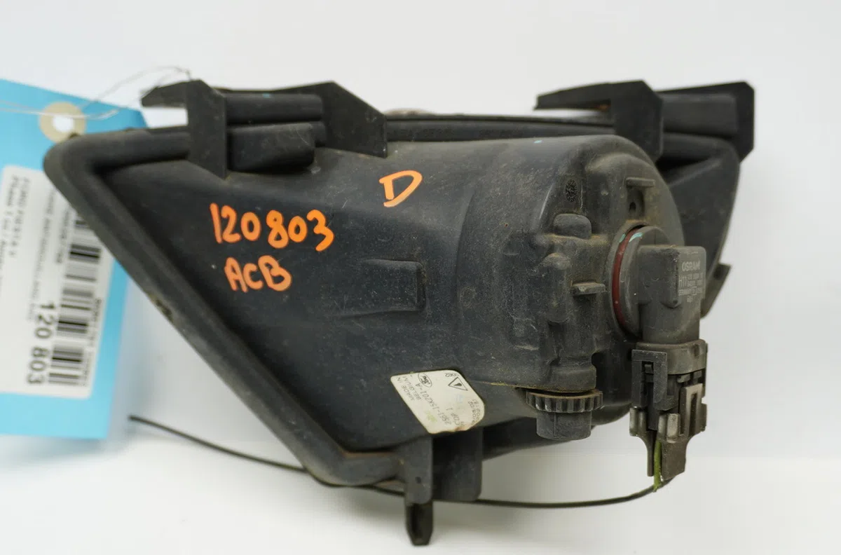 Phare antibrouillard avant droit Ford FIESTA V (JH_, JD_) 1.4 tdci (2001-2008) 5 portes occasion