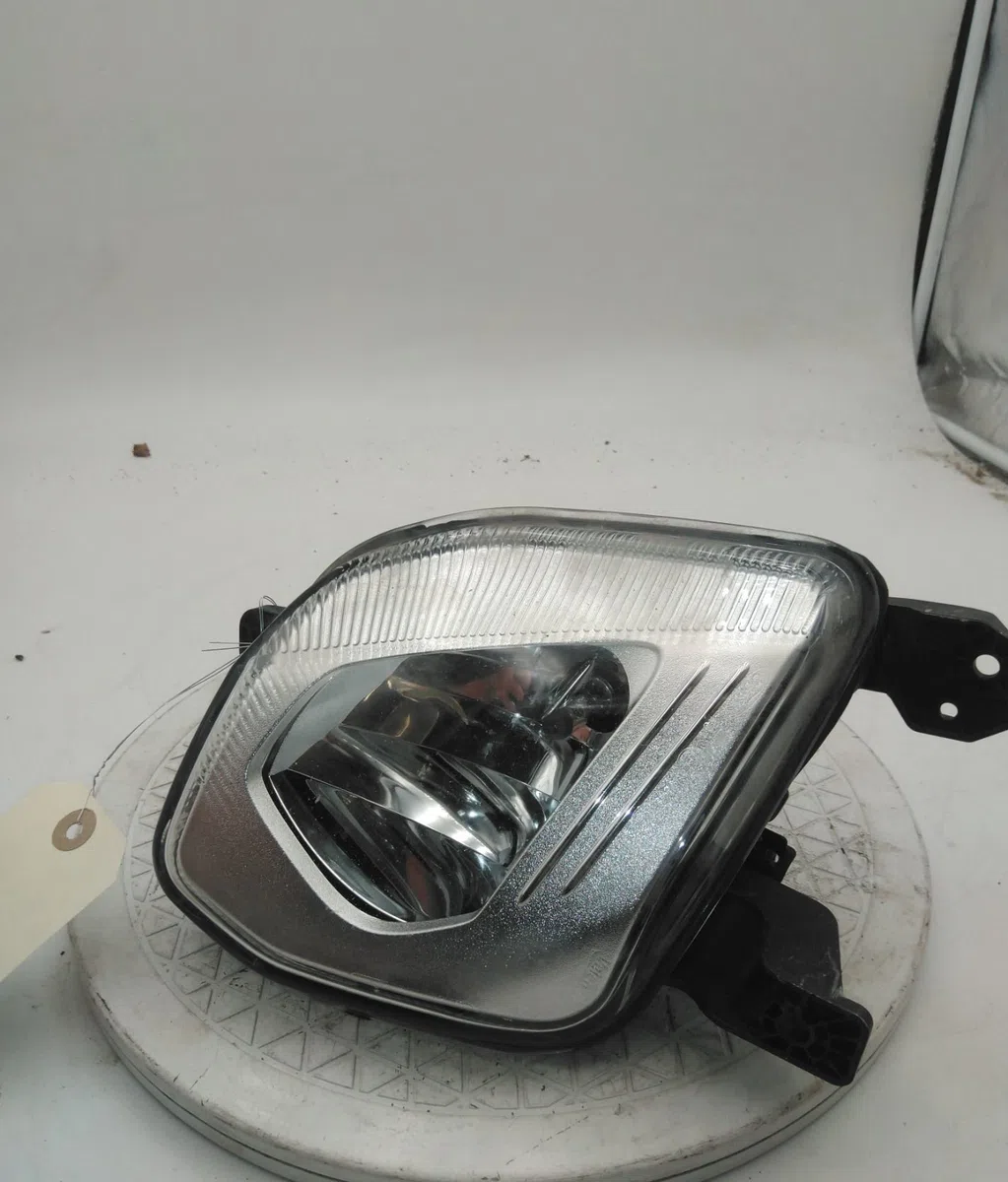 Phare antibrouillard avant droit FORD FIESTA VII occasion