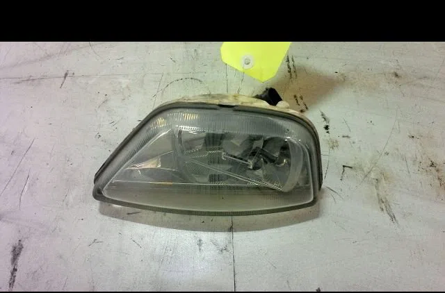 Phare antibrouillard avant droit FORD FOCUS I 2004 occasion