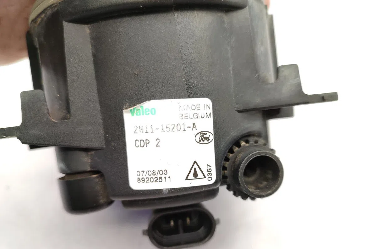 Phare antibrouillard avant droit FORD FUSION PHASE 1 occasion