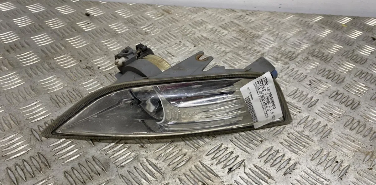 Phare antibrouillard avant droit FORD MONDEO 3 PHASE 2 occasion