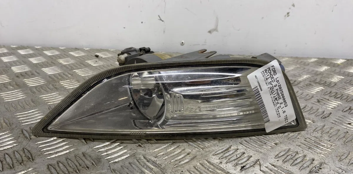 Phare antibrouillard avant droit FORD MONDEO 3 PHASE 2 occasion