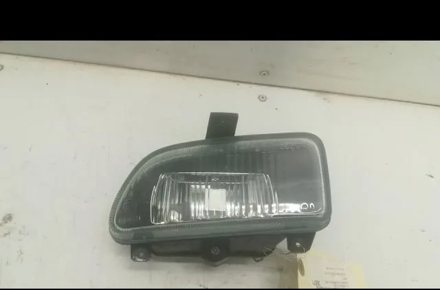 Phare antibrouillard avant droit Ford MONDEO I (GBP) 1.8 td (1993-1996) occasion