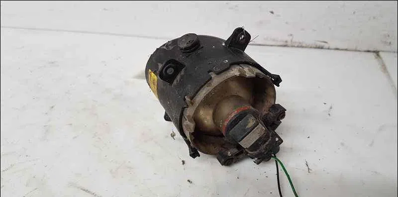 Phare antibrouillard avant droit FORD MONDEO II occasion