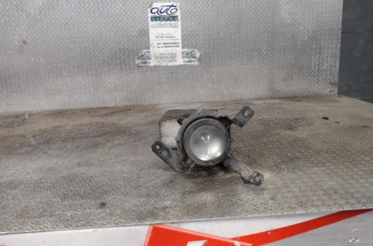 Phare antibrouillard avant droit KIA CEE-D 1 SPORT WAGON  CEE-D 1 SPORT WAGON PHASE 1 BREAK occasion
