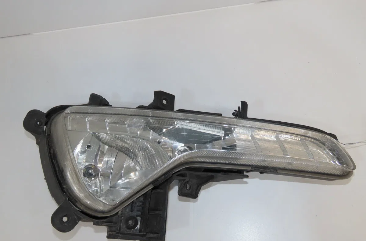 Phare antibrouillard avant droit Kia SPORTAGE III (SL) 2.0 crdi awd (2010) occasion