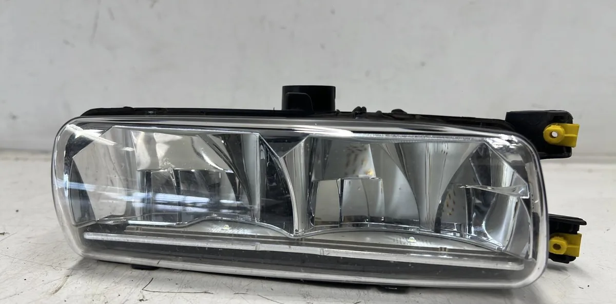 Phare antibrouillard avant droit LAND ROVER RANGE ROVER 2 SPORT PHASE 1 occasion