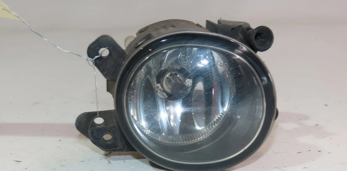 Phare antibrouillard avant droit Mercedes-benz CLASSE B Sports Tourer (W245) B 200 cdi (245.208) (2005-2011) occasion
