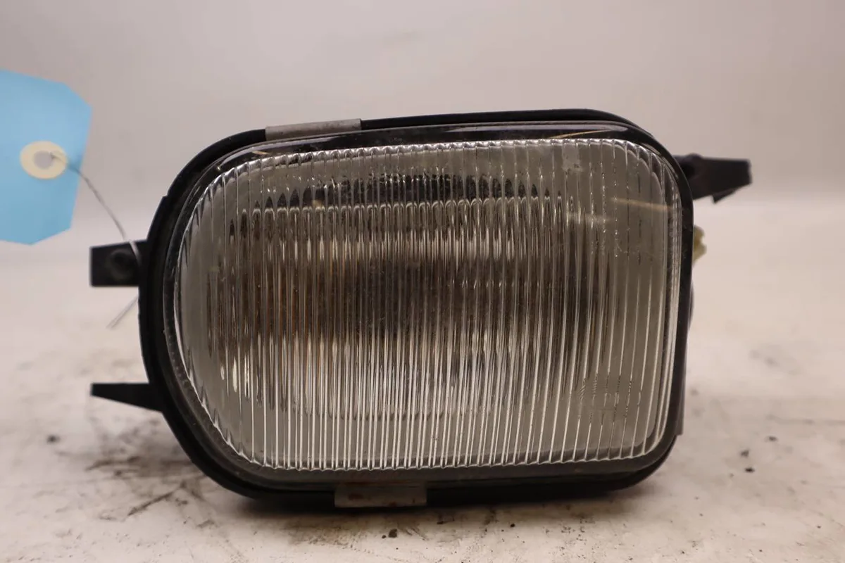 Phare antibrouillard avant droit Mercedes-benz CLASSE C (W203) C 220 cdi (203.006) (2000-2007) 4 portes occasion