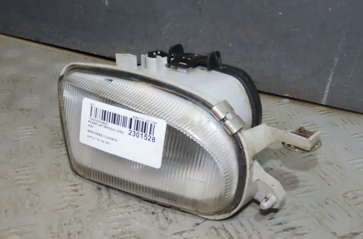 Phare antibrouillard avant droit Mercedes-benz CLASSE E (W210) E 320 cdi (210.026) (1999-2002) occasion