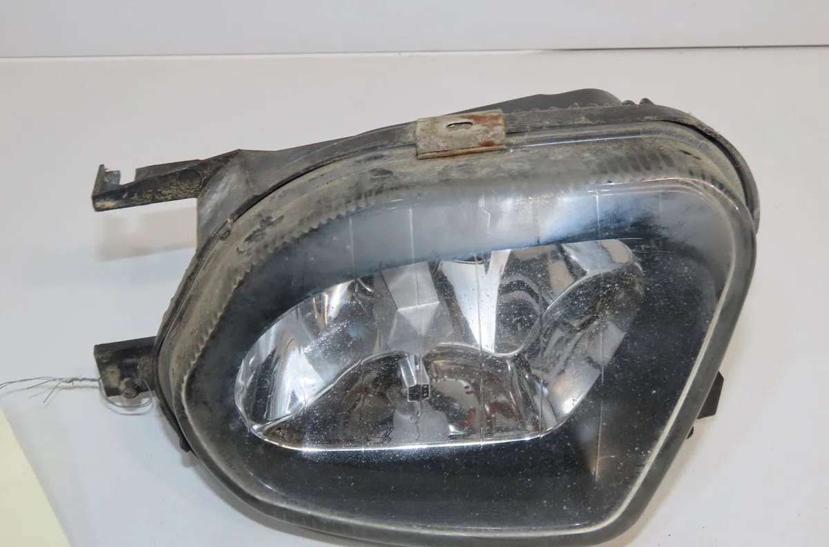 Phare antibrouillard avant droit Mercedes-benz CLASSE E (W211) E 280 cdi (211.020) (2005-2008) occasion