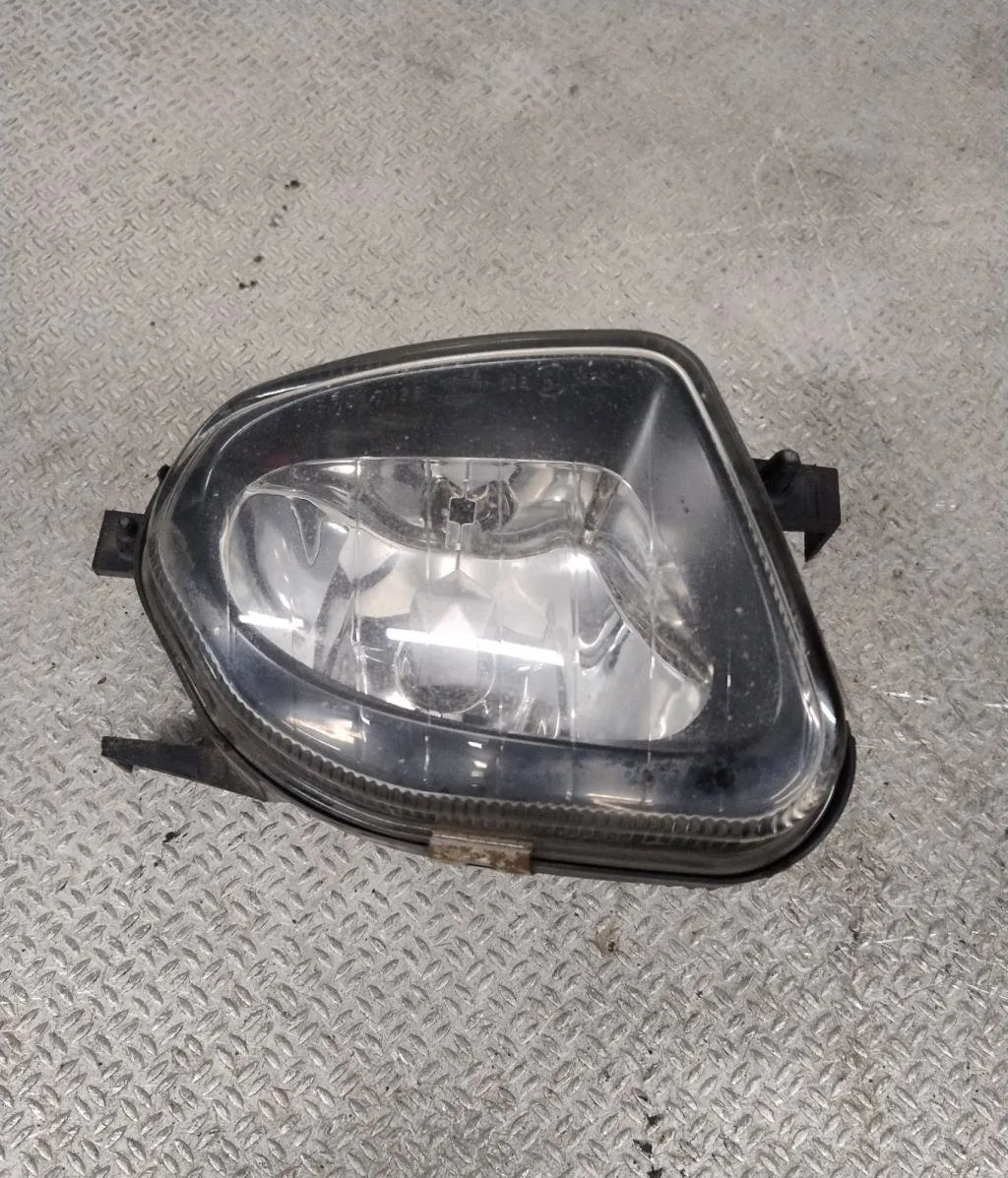 Phare antibrouillard avant droit Mercedes-benz CLASSE E (W211) E 280 cdi (211.020) (2005-2008) occasion