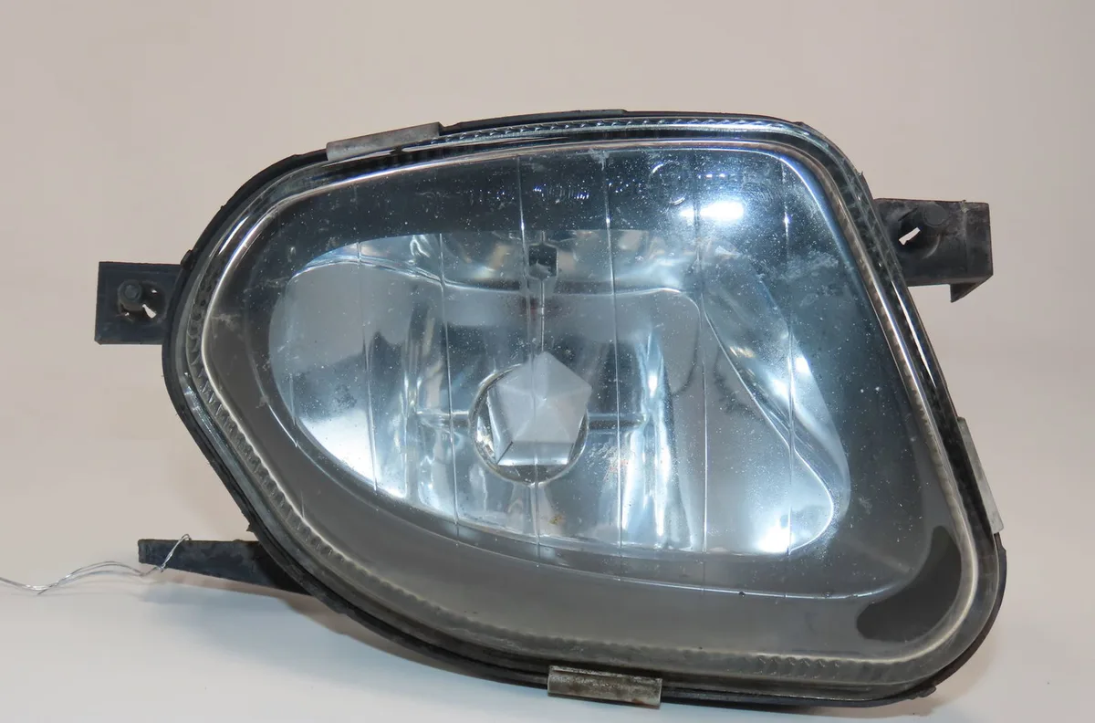 Phare antibrouillard avant droit Mercedes-benz CLASSE E (W211) E 320 cdi (211.026) (2002-2008) occasion