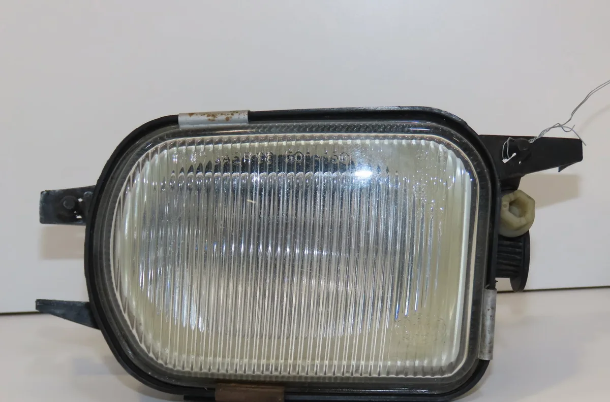 Phare antibrouillard avant droit MERCEDES CLASSE C II 2002 occasion