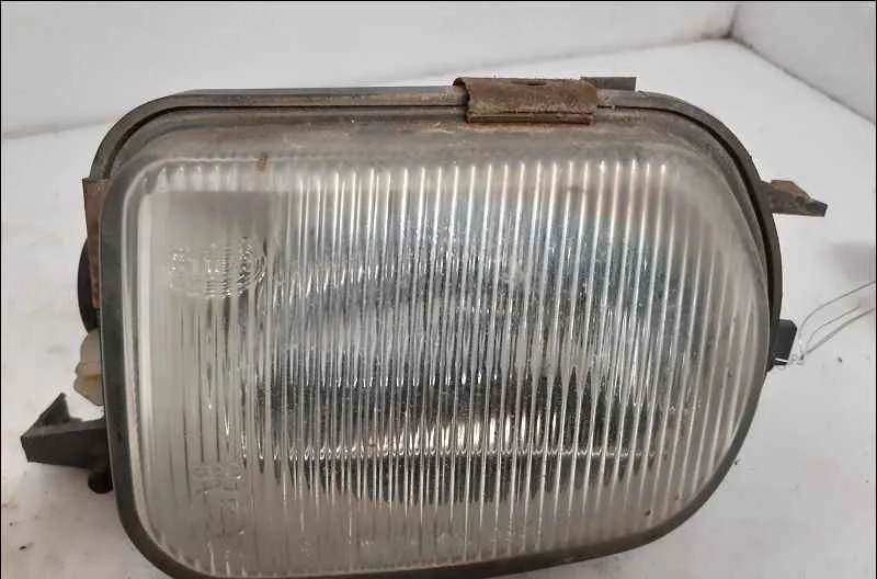 Phare antibrouillard avant droit MERCEDES CLASSE C II occasion