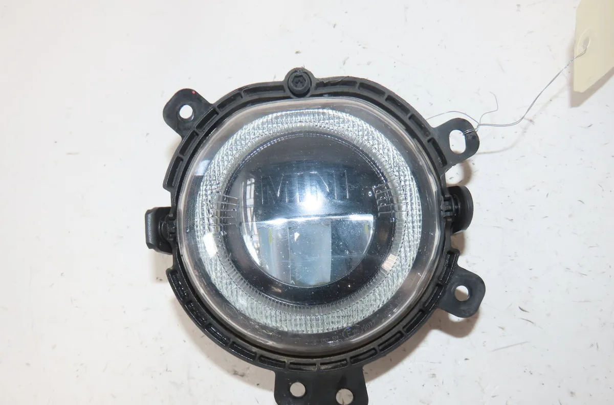 Phare antibrouillard avant droit Mini MINI CLUBMAN (F54) Cooper d (2014) occasion