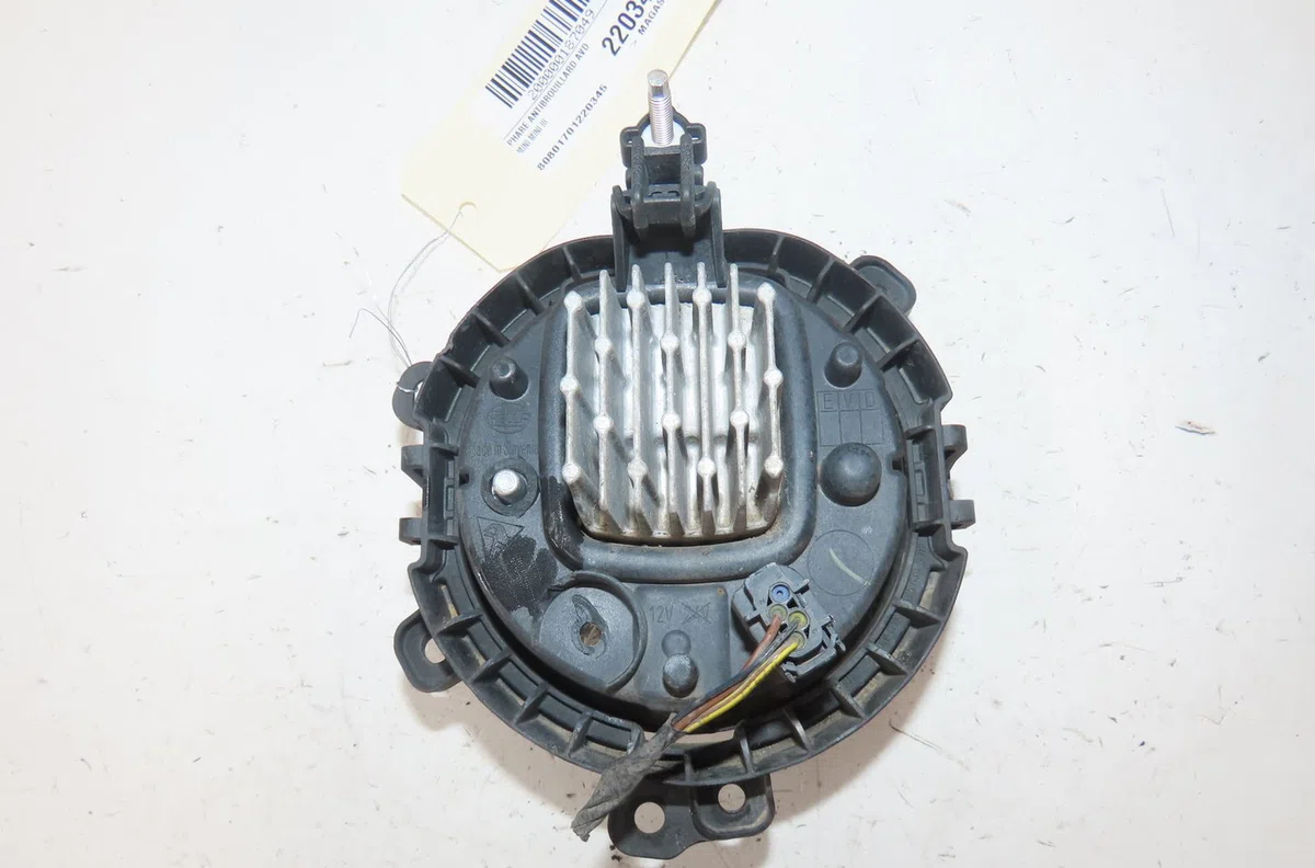 Phare antibrouillard avant droit Mini MINI CLUBMAN (F54) Cooper d (2014) occasion