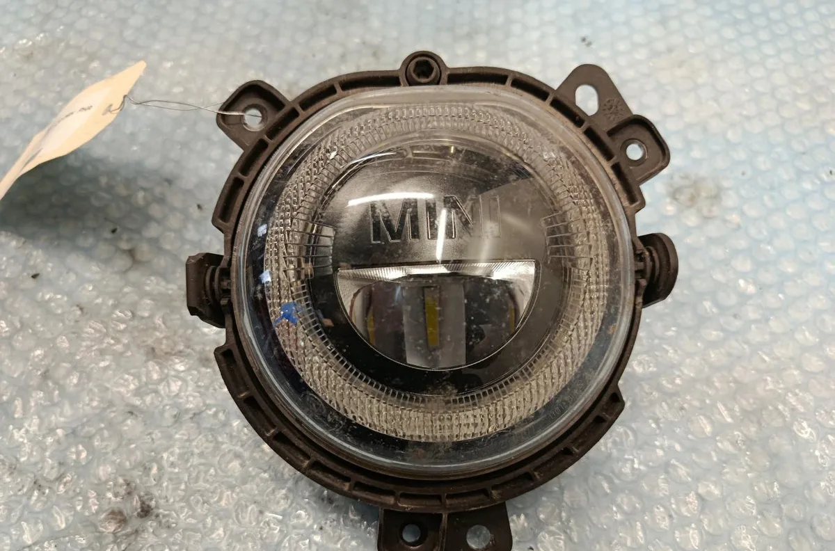 Phare antibrouillard avant droit Mini MINI COUNTRYMAN (F60) Cooper (2016) occasion