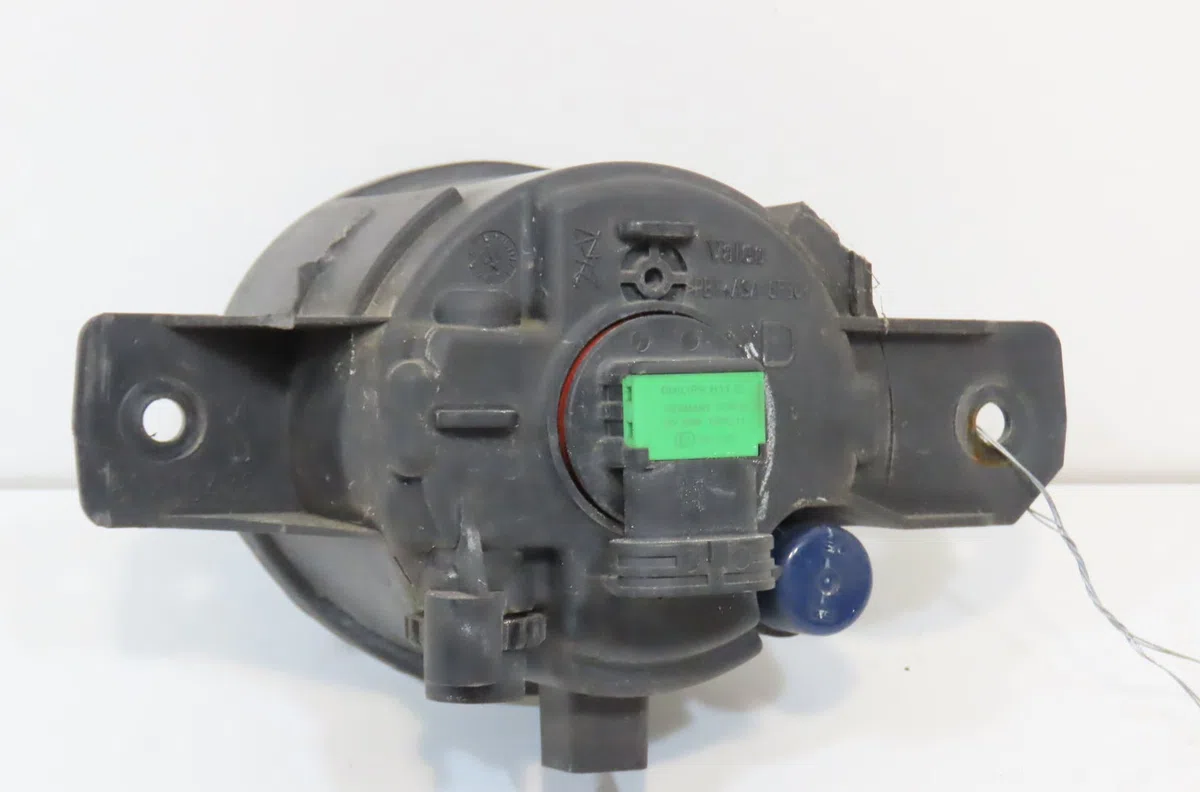 Phare antibrouillard avant droit Nissan ALMERA II Hatchback (N16) 1.8 (2000-2002) occasion