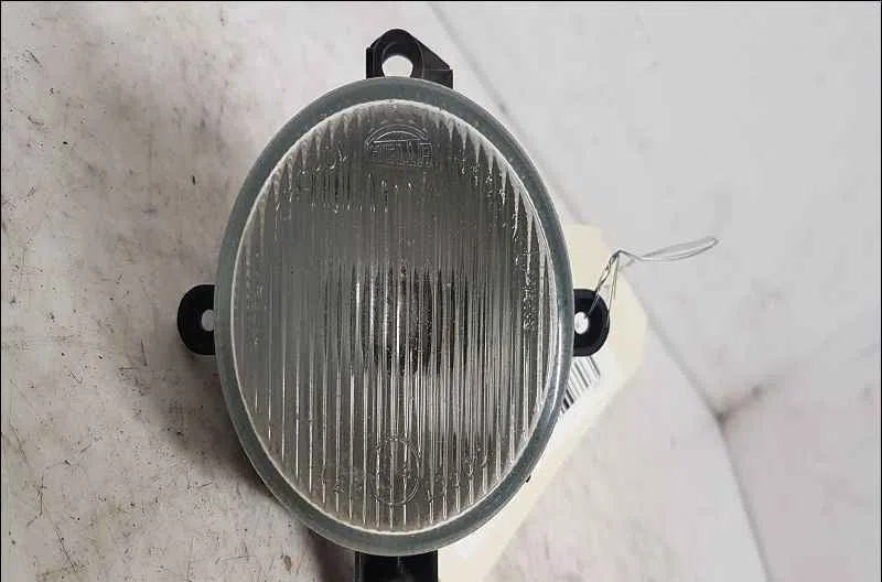 Phare antibrouillard avant droit NISSAN TERRANO II occasion
