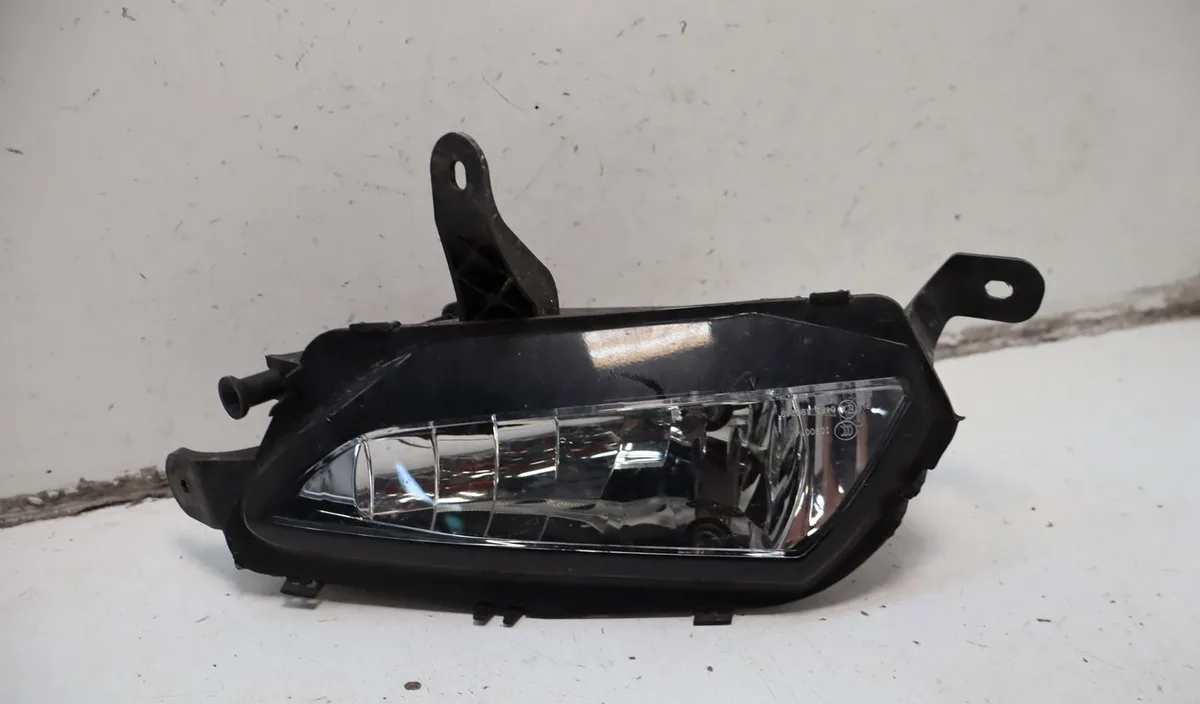 Phare antibrouillard avant droit Opel ASTRA K (B16) 1.0 turbo (68) (2015) occasion