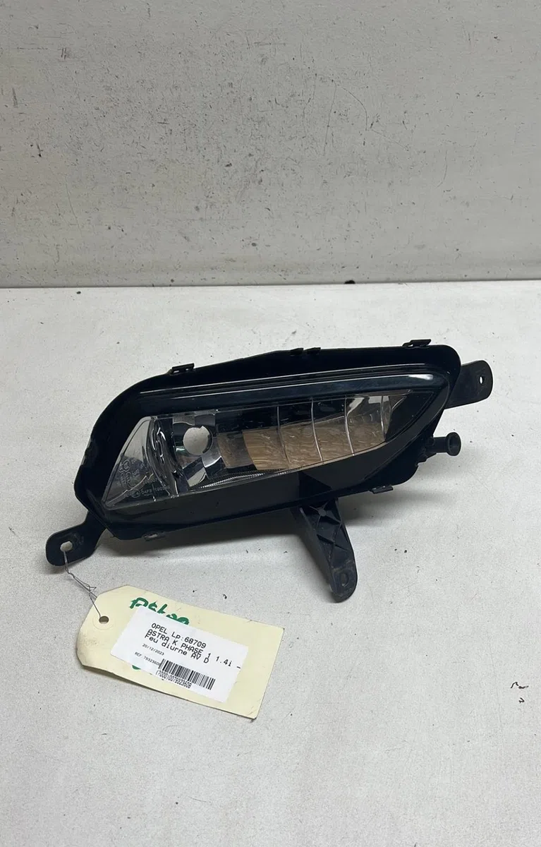 Phare antibrouillard avant droit Opel ASTRA K (B16) 1.4 turbo (68) (2015) occasion