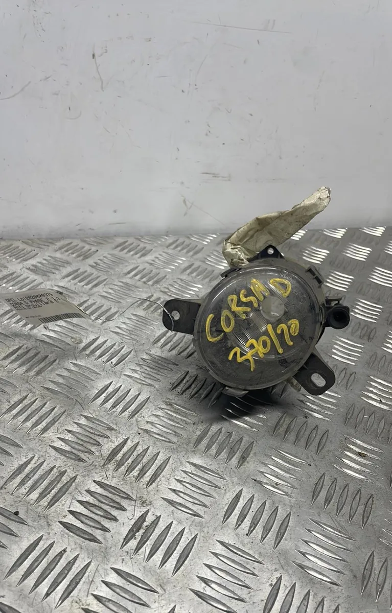 Phare antibrouillard avant droit OPEL CORSA D PHASE 2 occasion