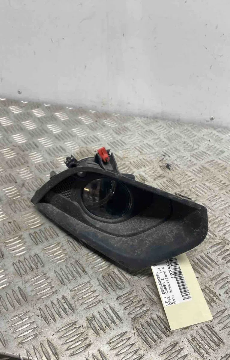 Phare antibrouillard avant droit OPEL CORSA E occasion