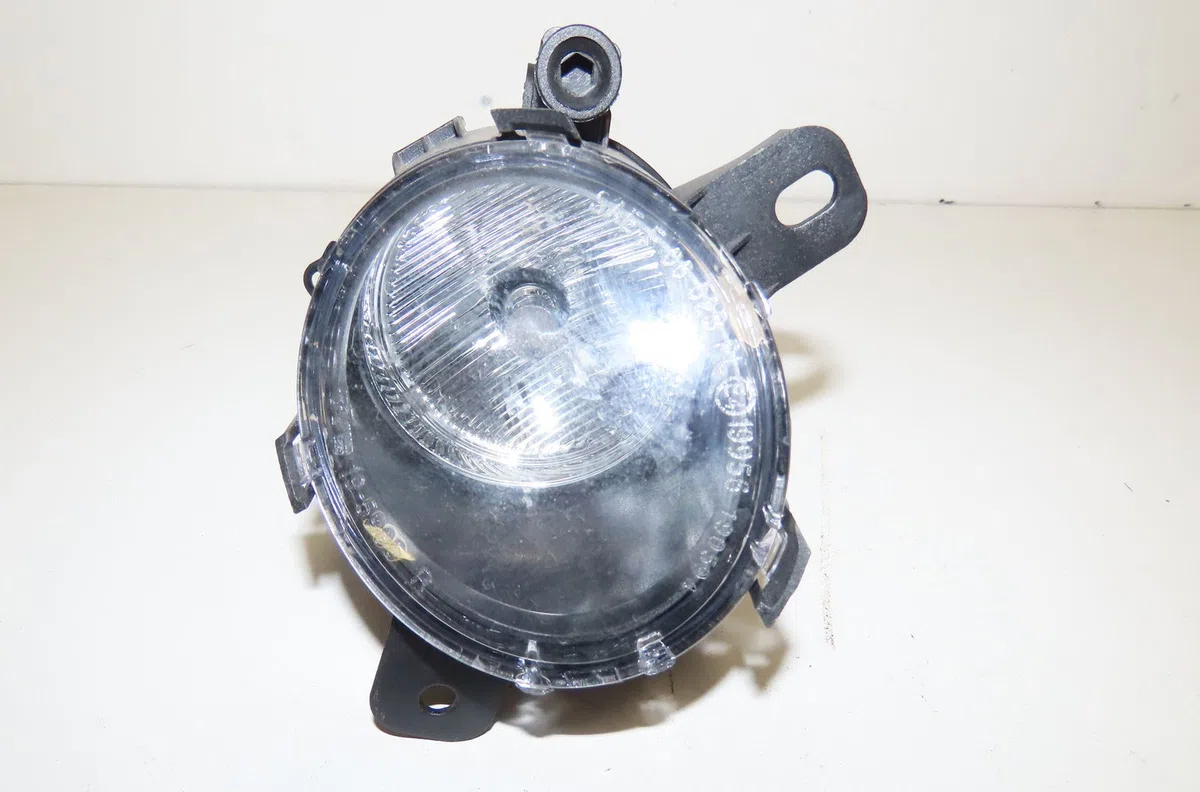 Phare antibrouillard avant droit Opel CORSA E (X15) 1.4 (08, 68) (2014) occasion