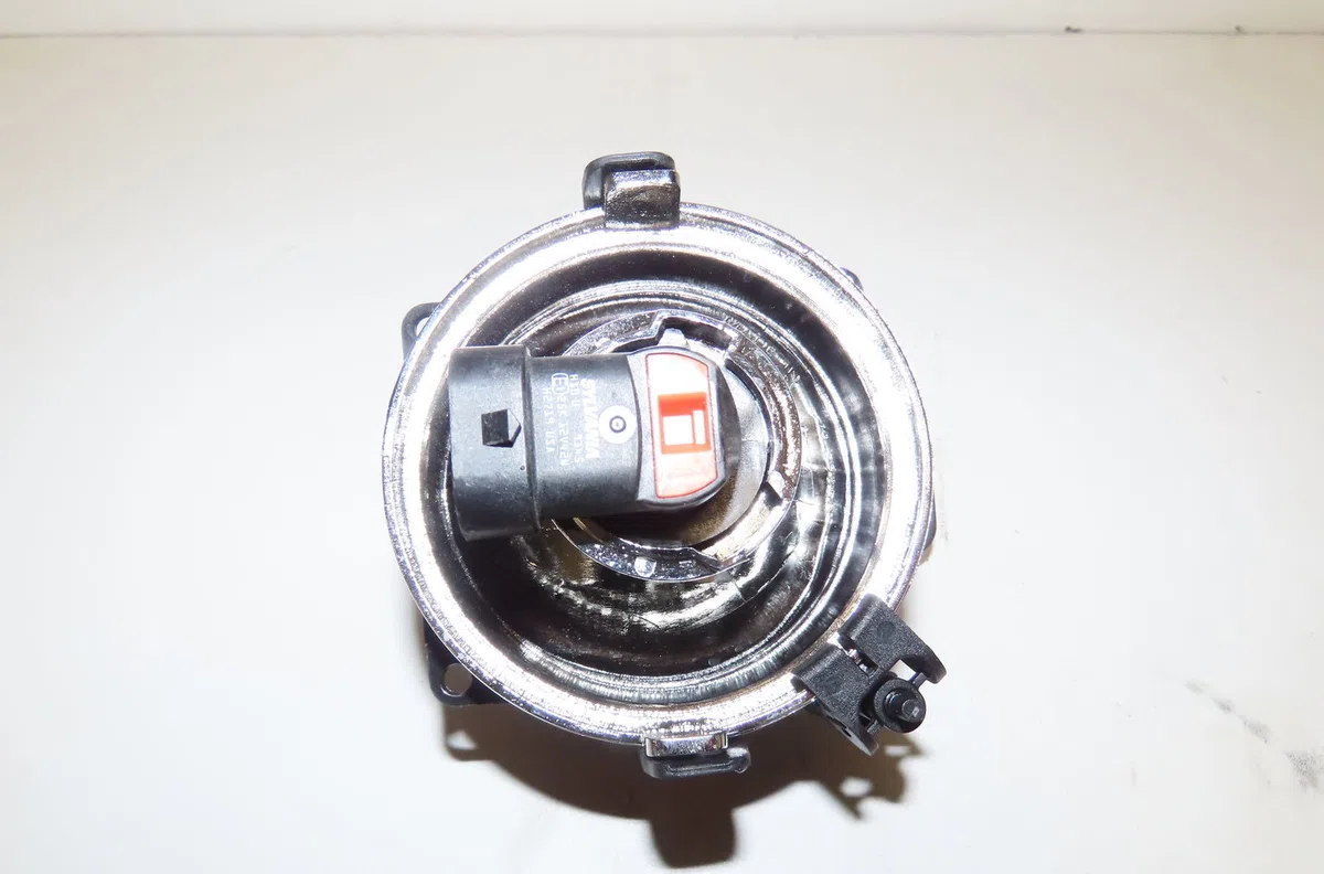 Phare antibrouillard avant droit Opel CORSA E (X15) 1.4 (08, 68) (2014) occasion