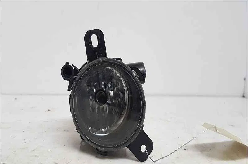 Phare antibrouillard avant droit OPEL CORSA IV occasion