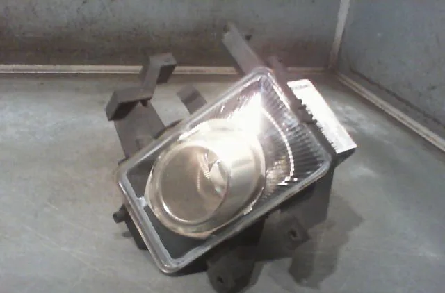 Phare antibrouillard avant droit OPEL ZAFIRA 2005 occasion
