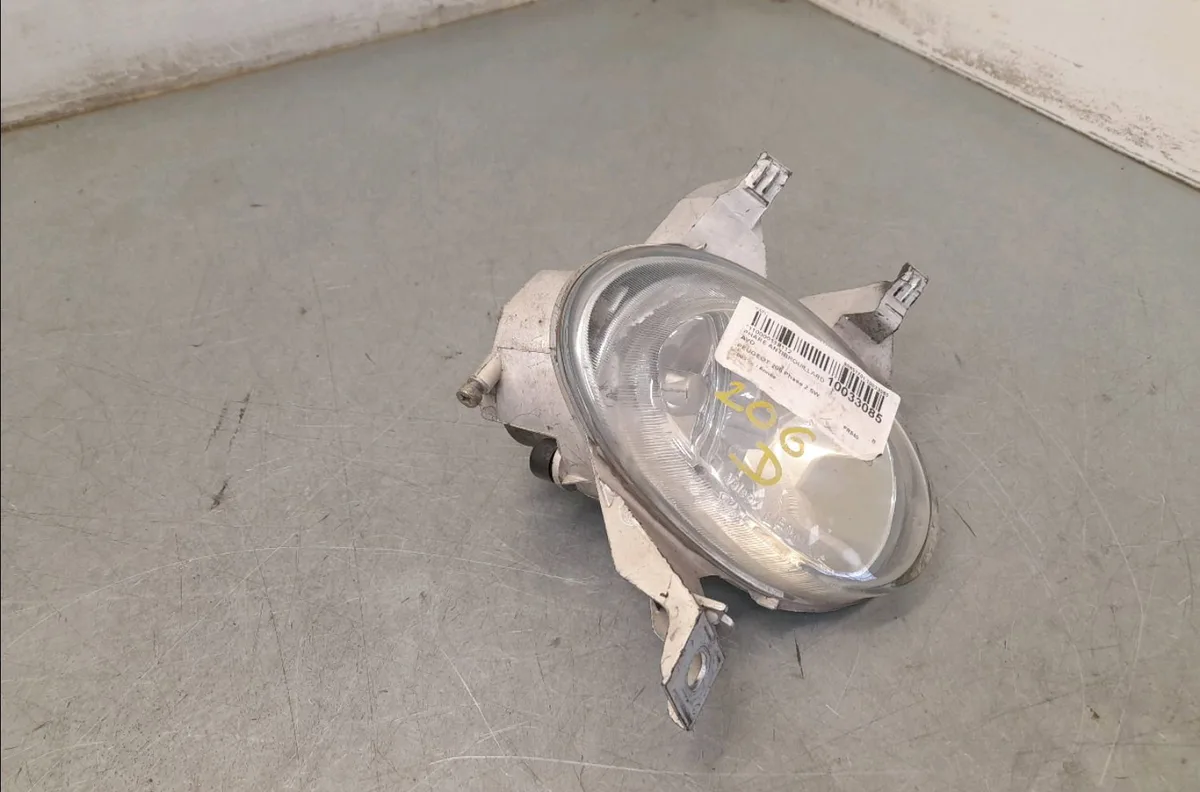 Phare antibrouillard avant droit PEUGEOT 206 2005 occasion